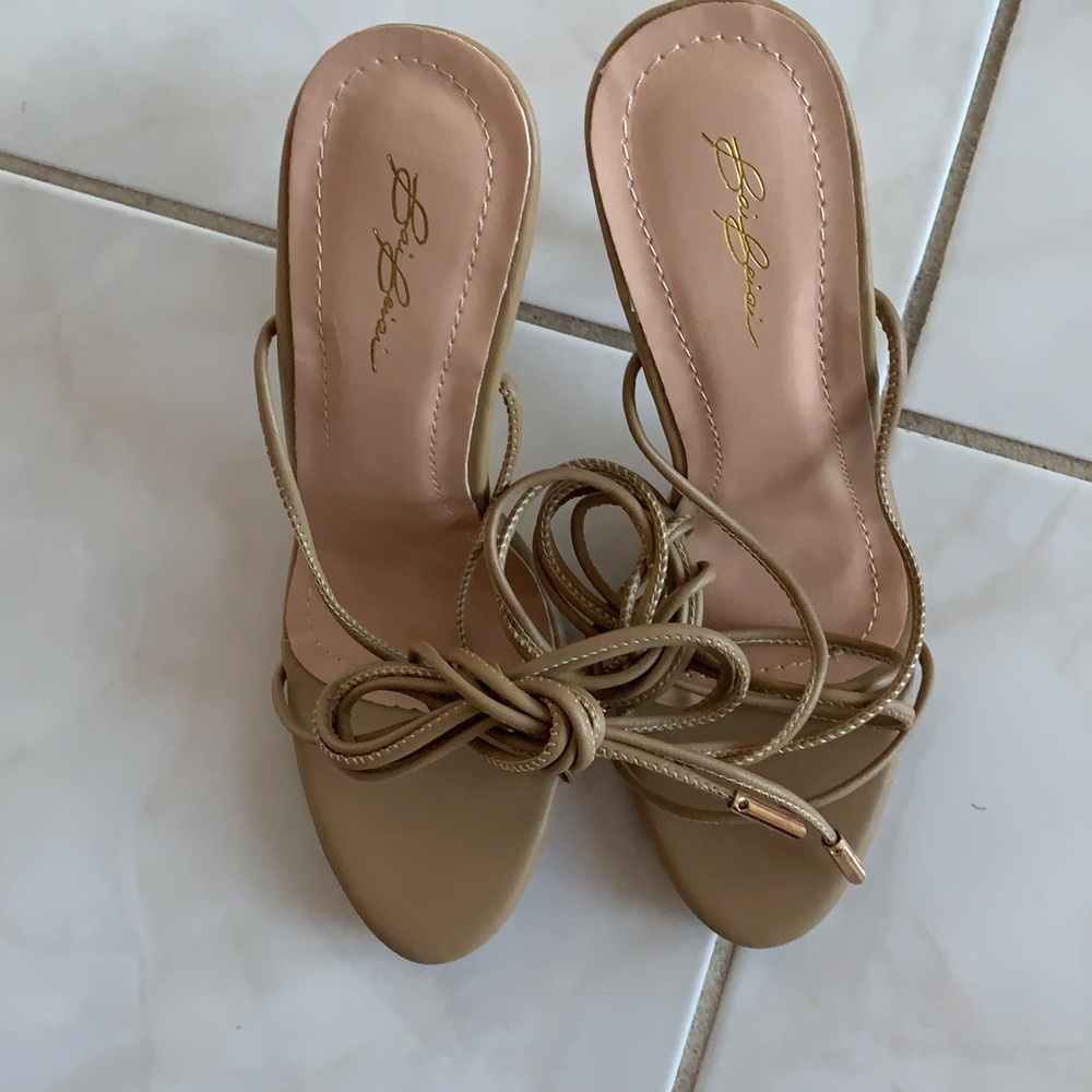 Nude Roman Strappy Sandals 💫NEW💫 - Picture 3 of 6